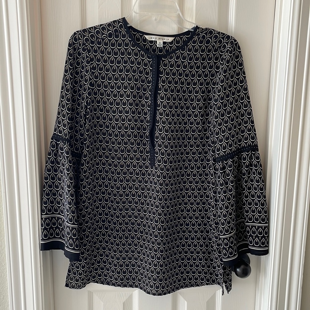 Max Studio blouse in like new condition